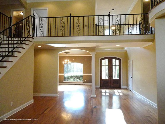 4th image of 2582 Oak Woods Dr E