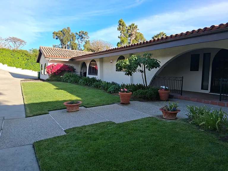 908 Via Los Padres — Photo 1