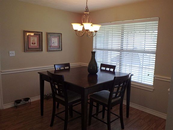 3rd image of 2812 Woodland Oaks Dr