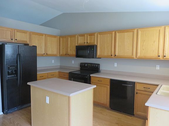 Kitchen with vaulted Ceiling