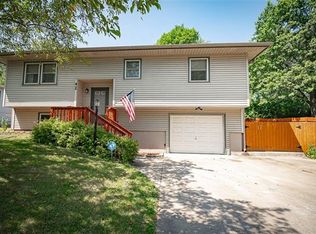 42 Stevens Rd, Eudora, KS 66025