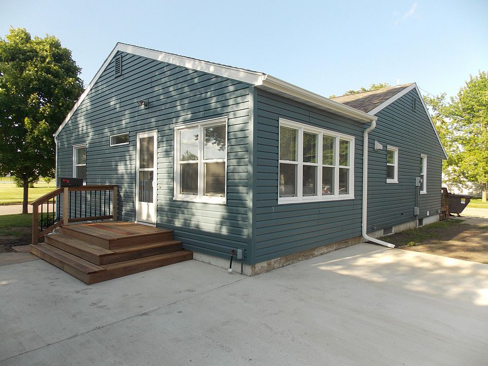 1st image of 303 S 15th St