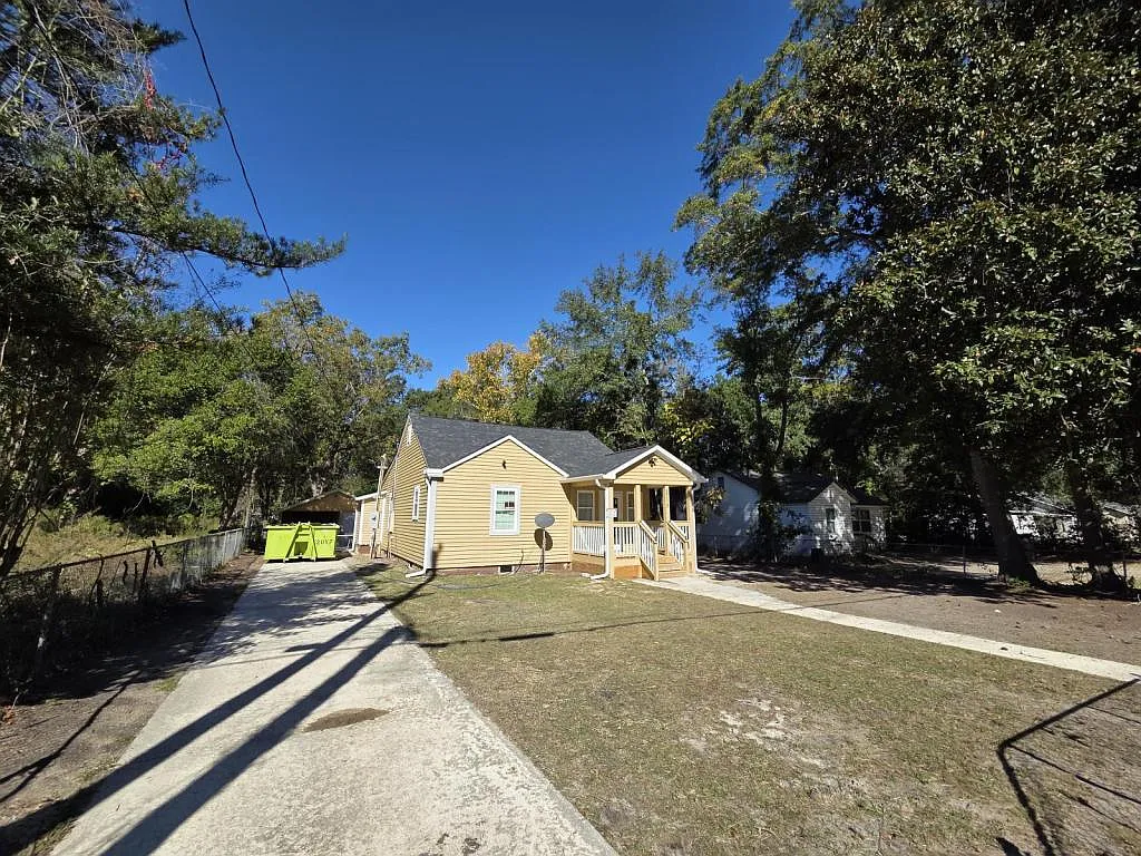118 N Milton Rd — Photo 1