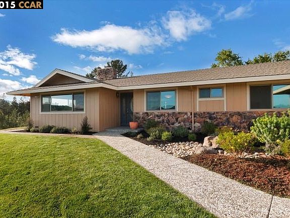 3rd image of 774 Crossbrook Dr