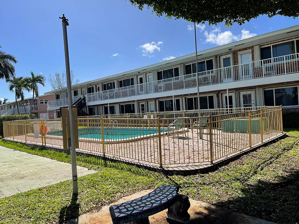 450 Layne Blvd #14