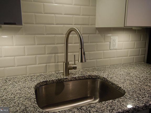 5th image of 814 S Arlington Mill Dr #6-204