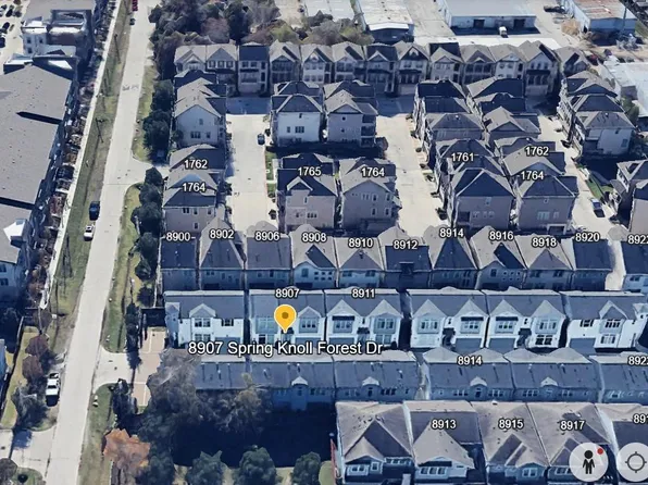 8907 Spring Knoll Forest Dr, Houston, TX 77080