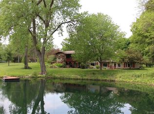 68 Green Valley Rd, Pittsford, NY 14534