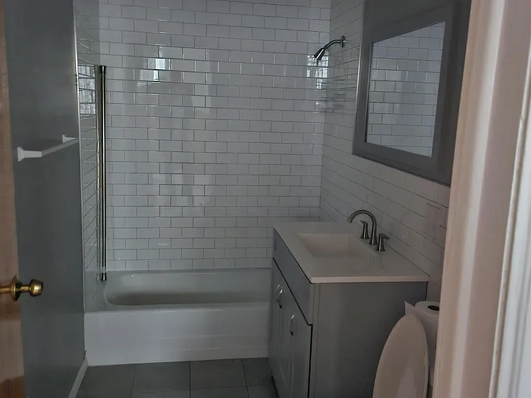 526 Niagara St #1 — Photo 7