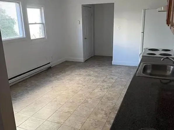 35 Grammont Rd, Worcester, MA