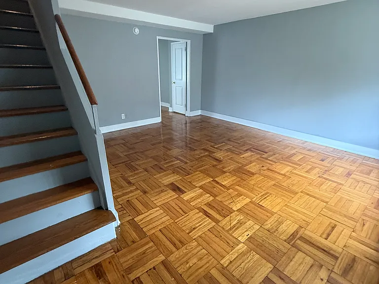 64-20 194th Ln #D — Photo 1
