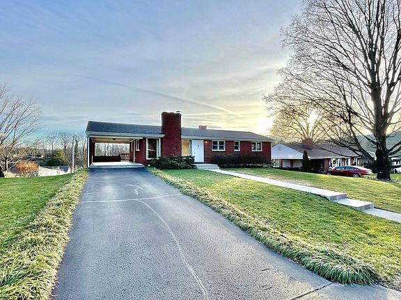 2nd image of 4504 Fontaine Dr