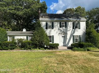 1556 Dean St, Niskayuna, NY 12309