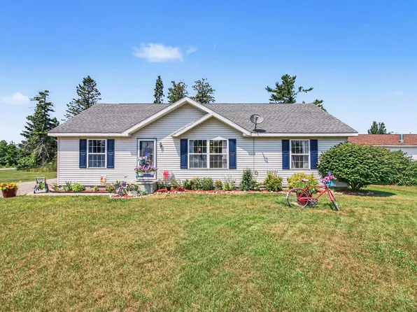1013 Duncan Ave, Cheboygan, MI 49721