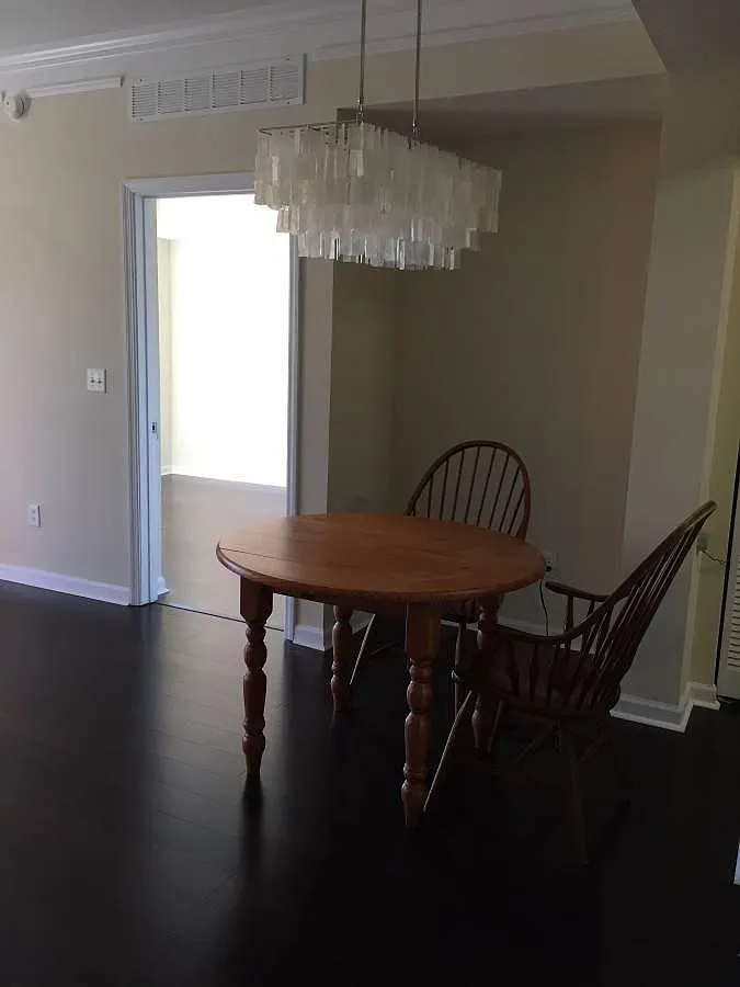 2 bed, 1113 sqft, $995 — Photo 2