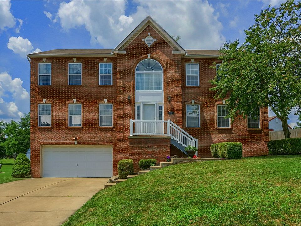 1st image of 419 Commodore Dr