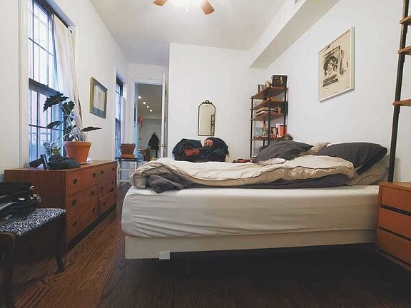 3rd image of 26A Woodbine St #2F
