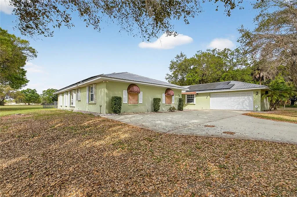 4 bed, 3.0 bath, 3416 sqft, $3,000 — Photo 1