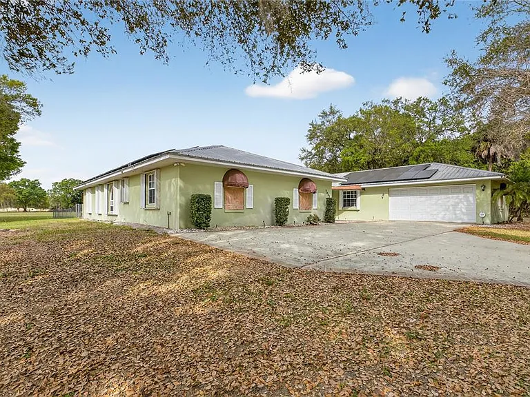 2065 Oak Beach Blvd — Photo 1