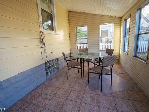 4th image of 77 Woodside Rd