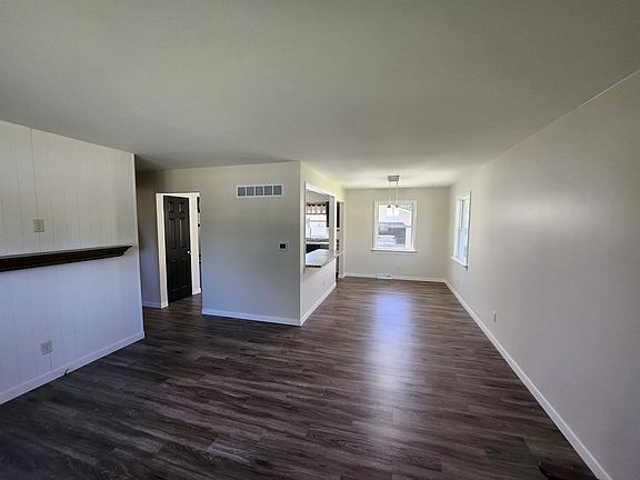 4th image of 2317 Kellogg Ave