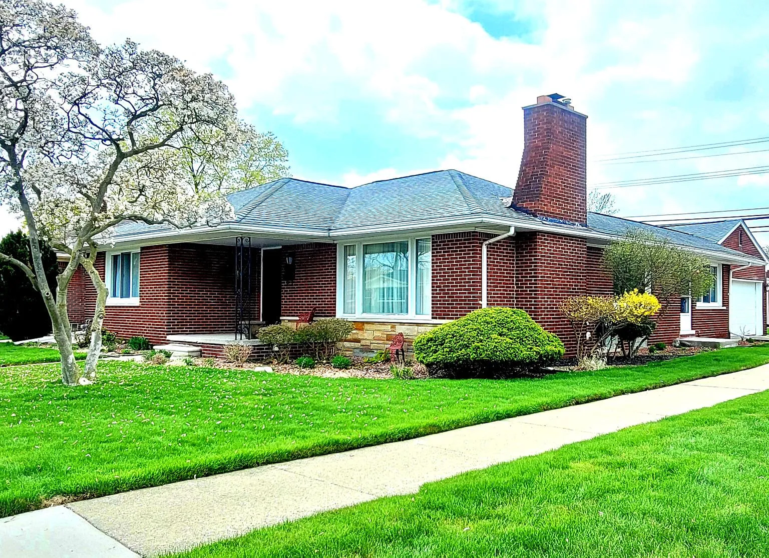 3 bed, 1456 sqft, $2,500 — Photo 2