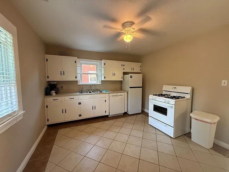 3519 Whippoorwill Rd — Photo 4