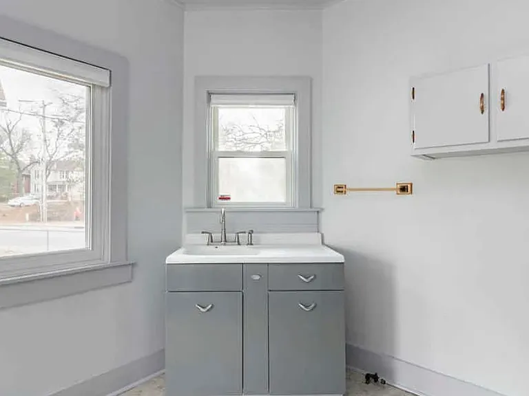 901 NE Glen Oak Ave #2 — Photo 8