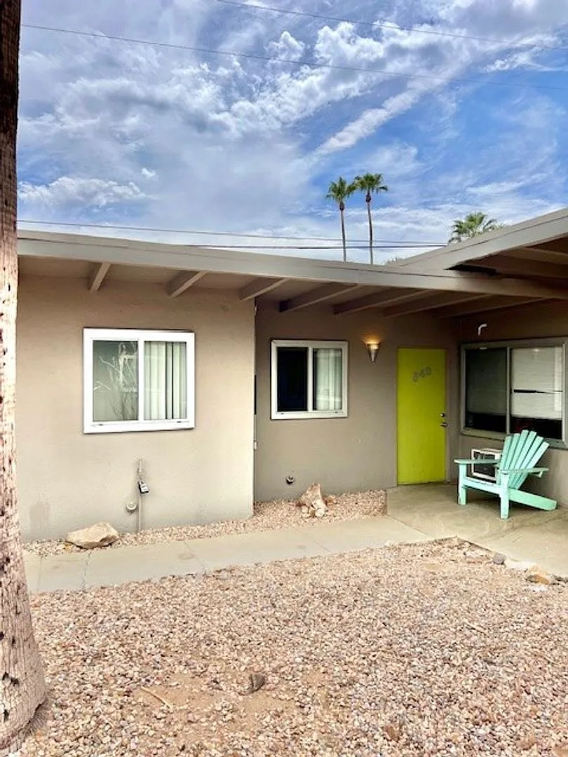 540 S Mountain View Dr — Photo 3