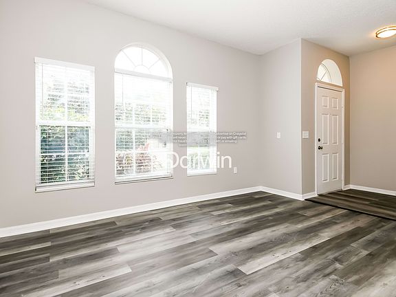 3rd image of 567 Groves End Ln