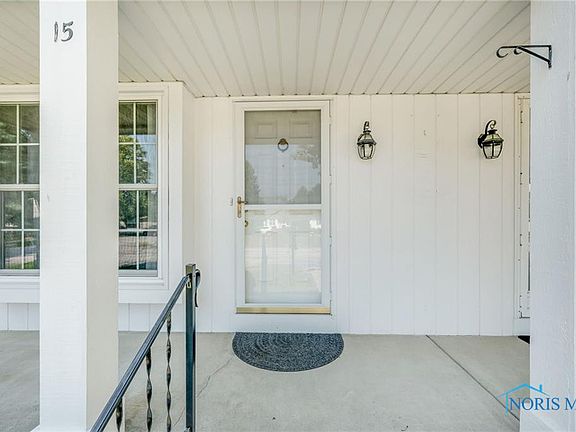 5th image of 15 New England Ln