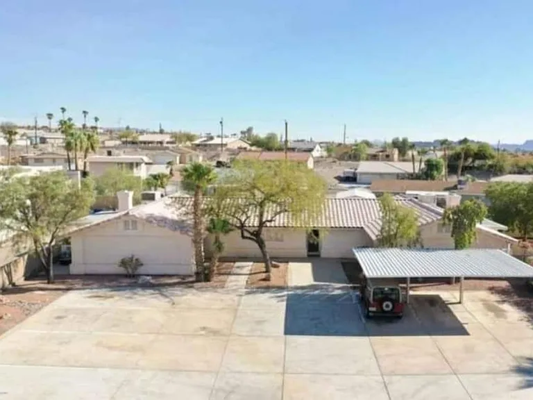Lost Dutchman Dr — Photo 1
