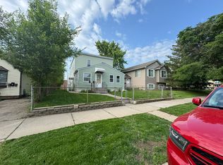 243 Park St W #B, South Saint Paul, MN 55075
