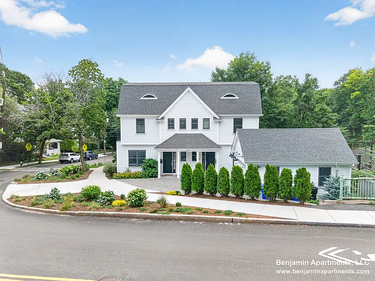 101 Sumner Rd #A — Photo 20