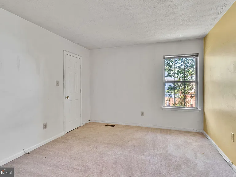 13920 Lord Fairfax Pl — Photo 21