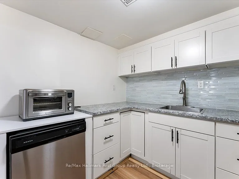 121 Ribblesdale Dr — Photo 11