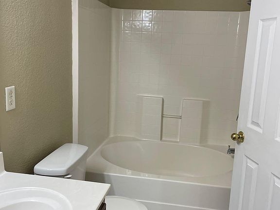 4th image of 3804 Littleleaf Ct #A
