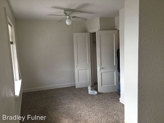 4th image of 911 W 40th Ter APT 8