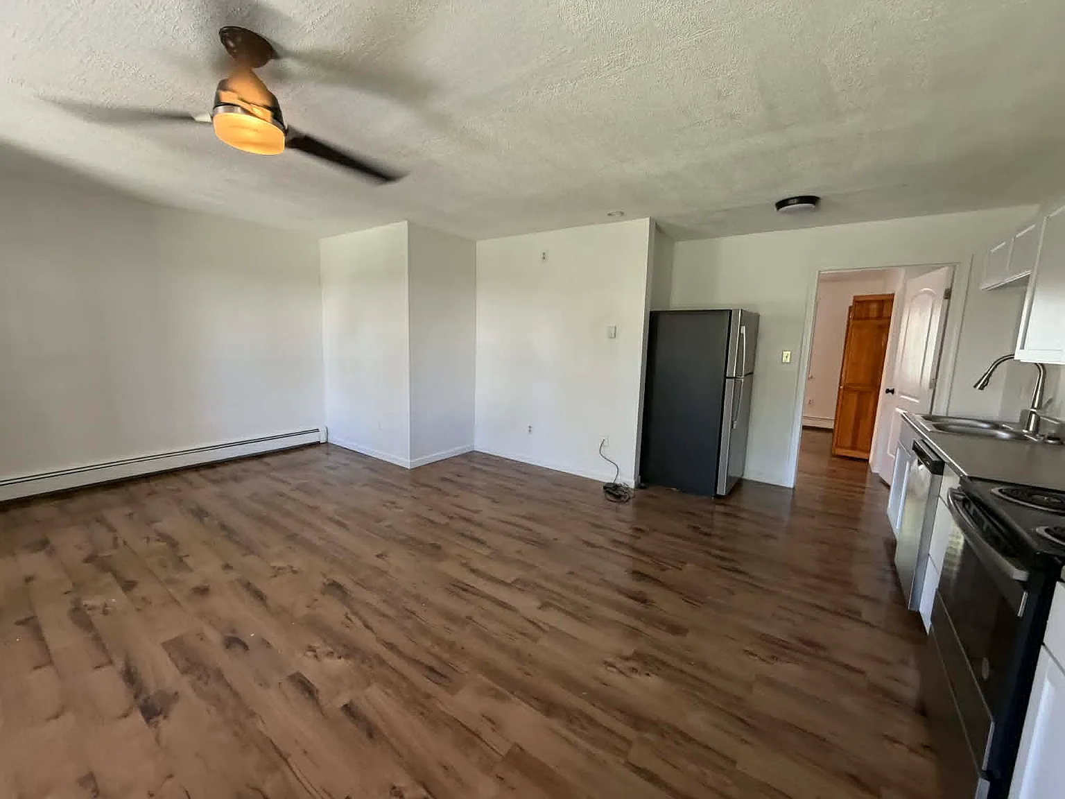 1 bed, 950 sqft, $1,775 — Photo 4