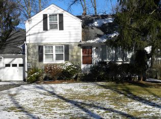 625 Witthill Rd, Ridgewood, NJ 07450