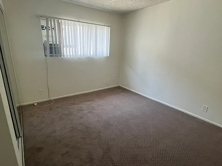 4520 Colbath Ave #9 — Photo 15