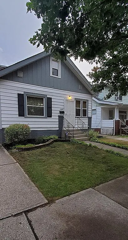 11421 Fortune Ave photo 1