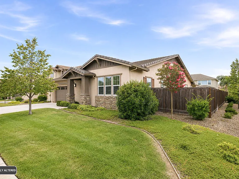 8600 Arcos Way — Photo 3