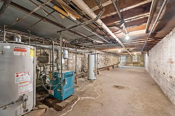 Sold by Compass | media 31