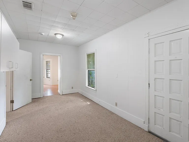 4616 E Cesar Chavez St — Photo 7