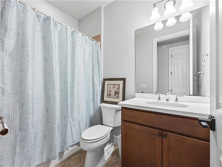 8010 Helena Ct — Photo 24