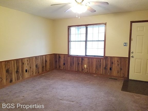 4th image of 100 Eastlawn Dr