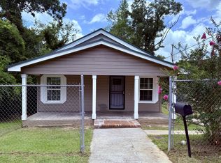 911 7th St, Quincy, FL 32351