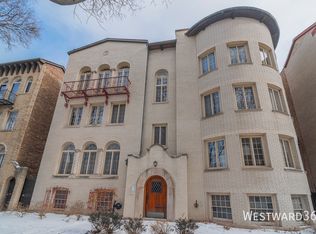 7447 N Hoyne Ave #2, Chicago, IL 60645