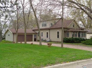304 N 2nd St, Beresford, SD 57004